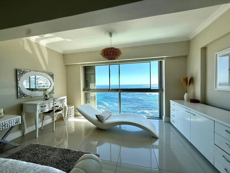 2 Bedroom Apartment / flat to rent in Bantry Bay