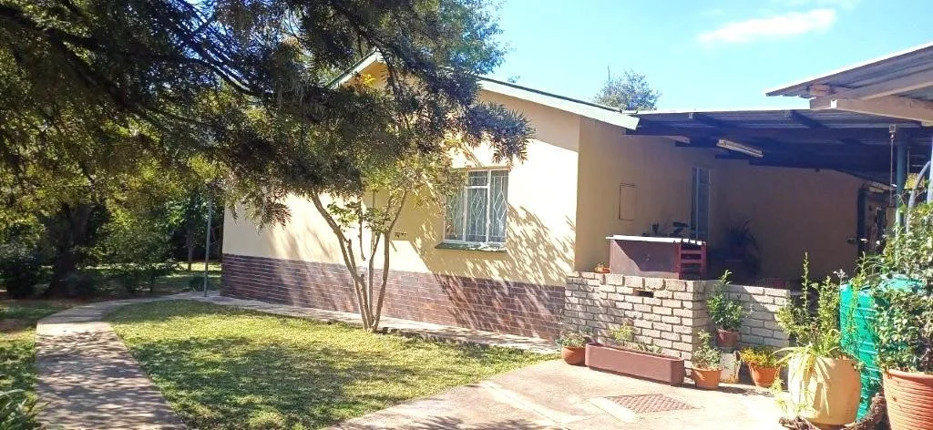 3 Bedroom House for sale in Rooiberg