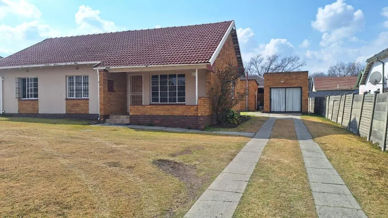 3 Bedroom House for sale in Evander