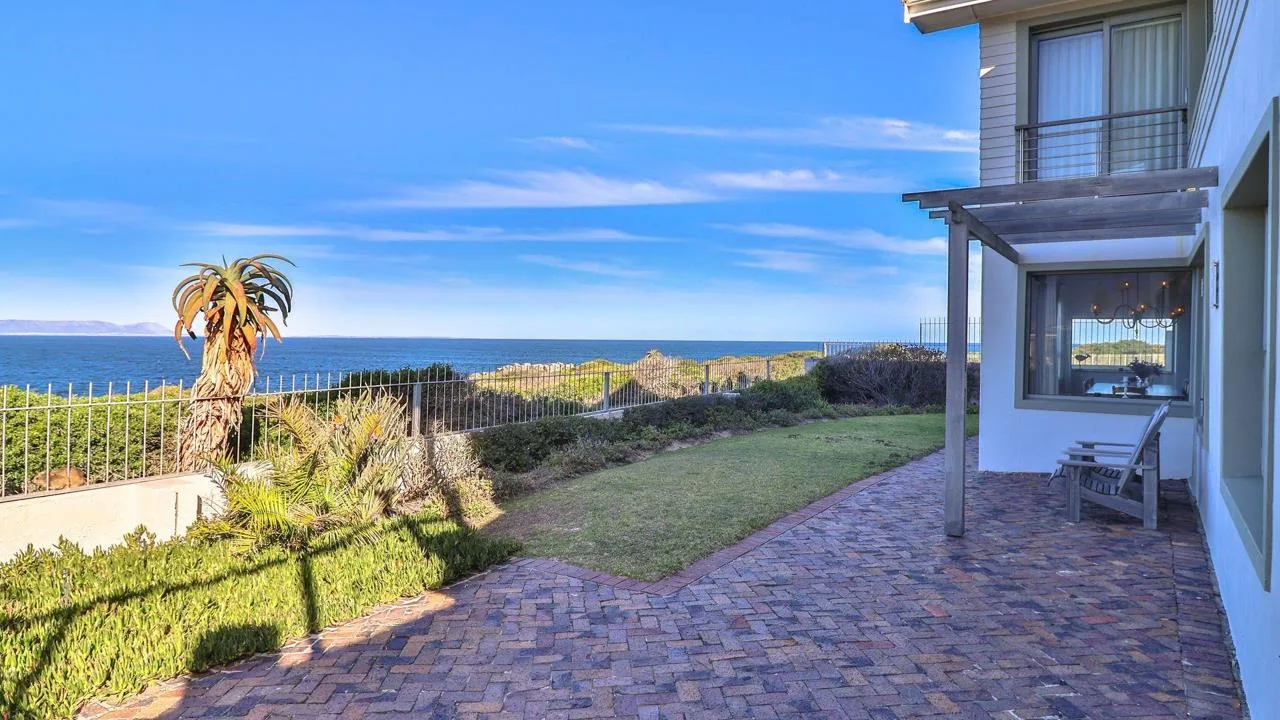 6 Bedroom House to rent in Westcliff