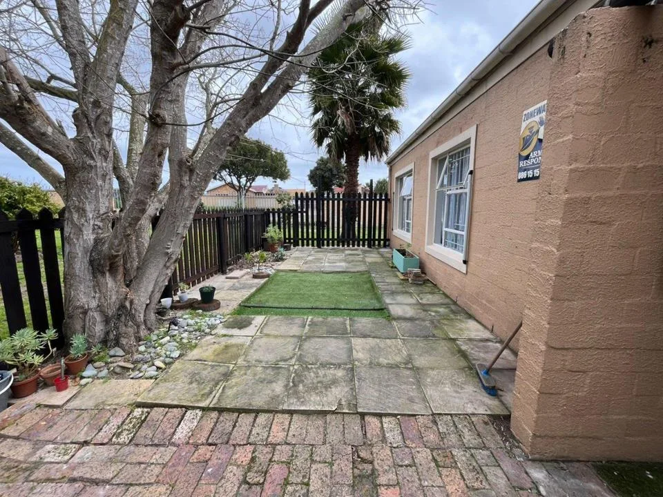 2 Bedroom Townhouse to rent in Table View