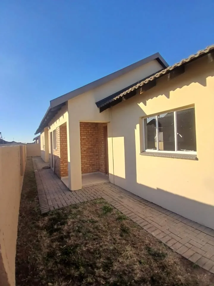 3 Bedroom House for sale in Waterkloof Hill Estate