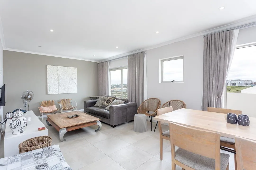 2 Bedroom Apartment / flat to rent in Muizenberg