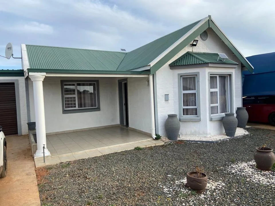 2 Bedroom House for sale in Camelot