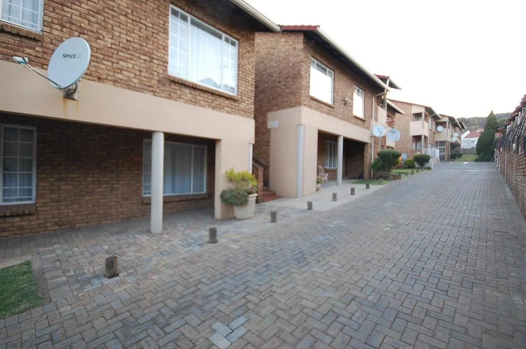 2 Bedroom Townhouse to rent in Glenvista