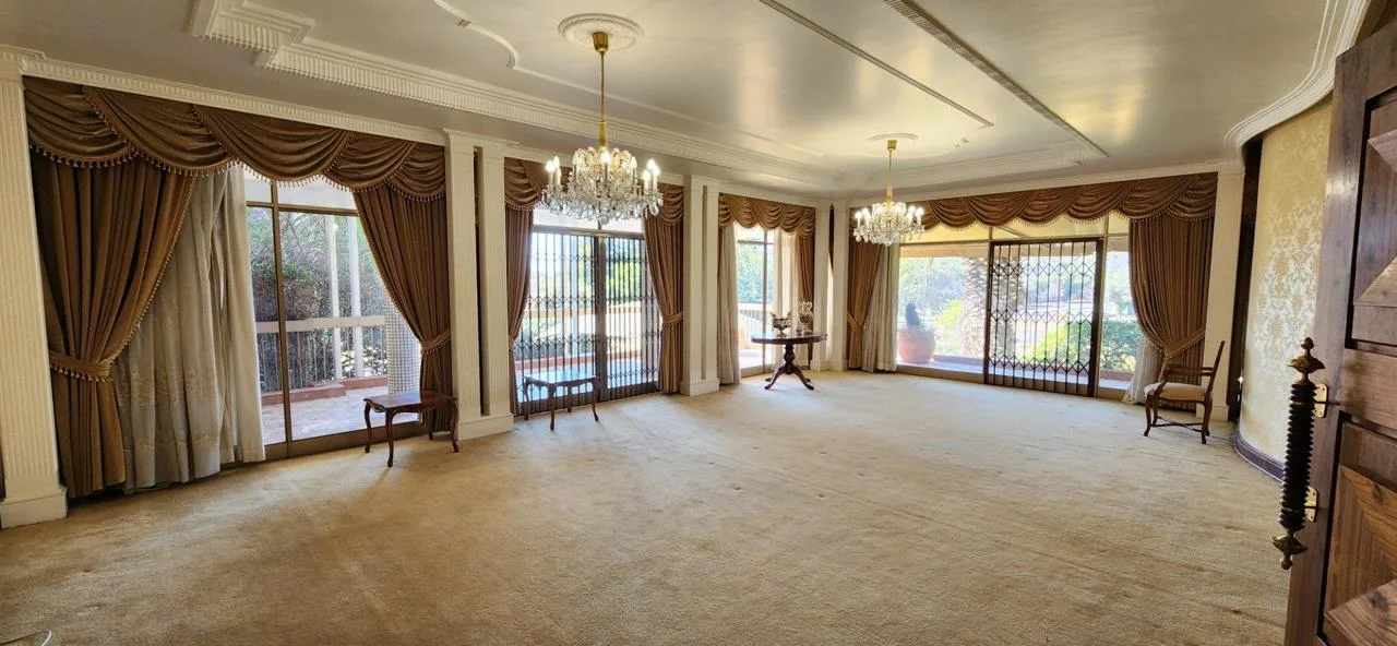 5 Bedroom House for sale in Dan Pienaar