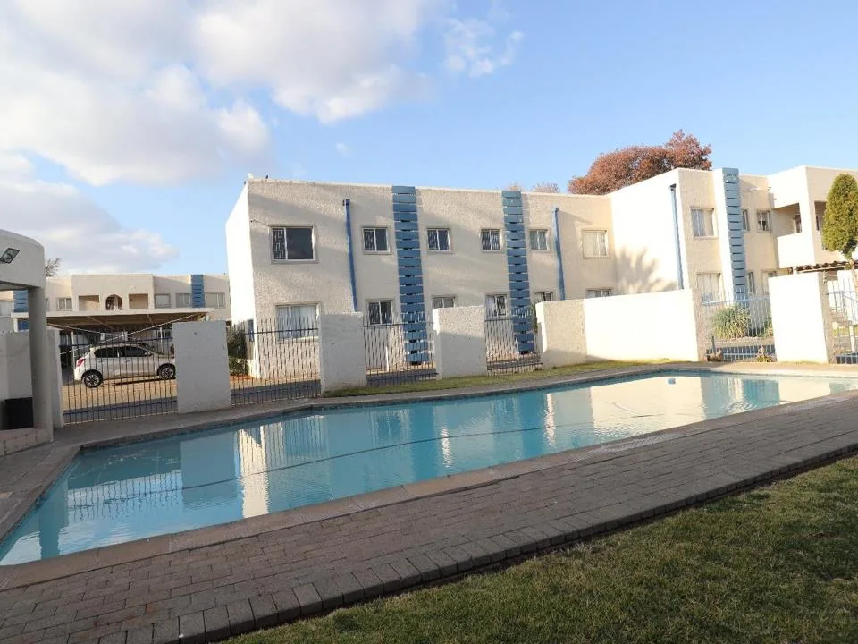 2 Bedroom Apartment / flat for sale in Langenhovenpark
