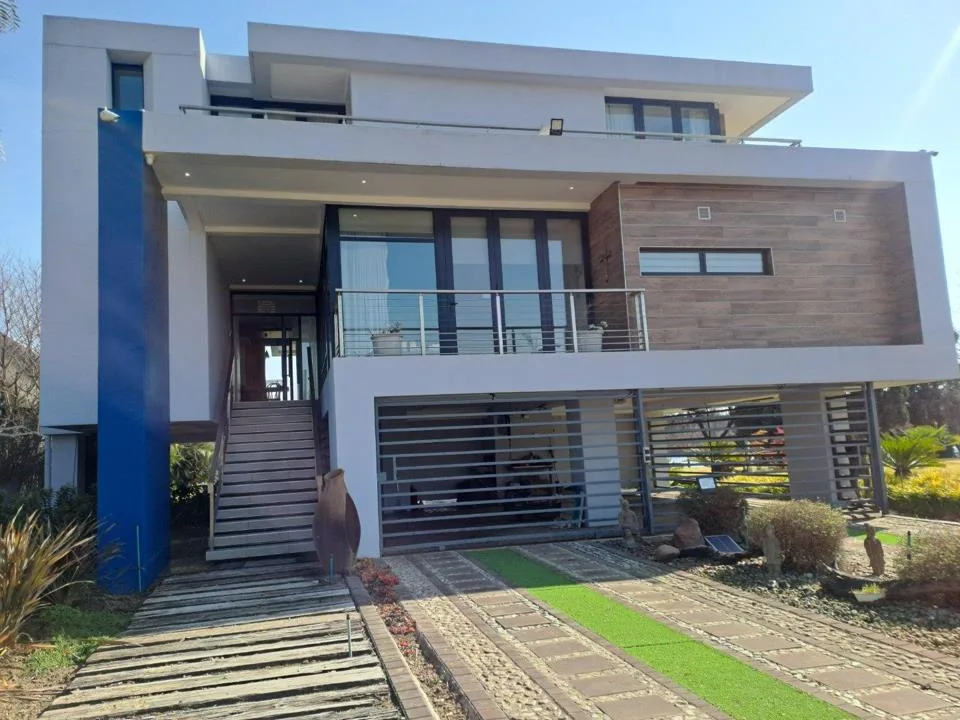 5 Bedroom House for sale in Stokkies Draai