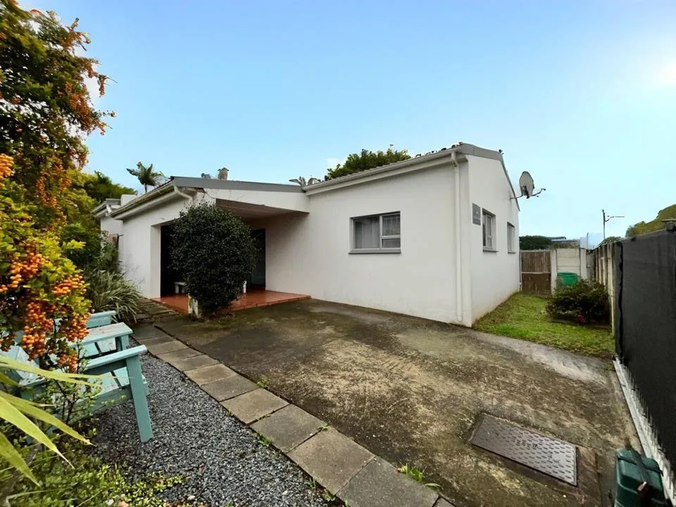 2 Bedroom House to rent in Beacon Bay