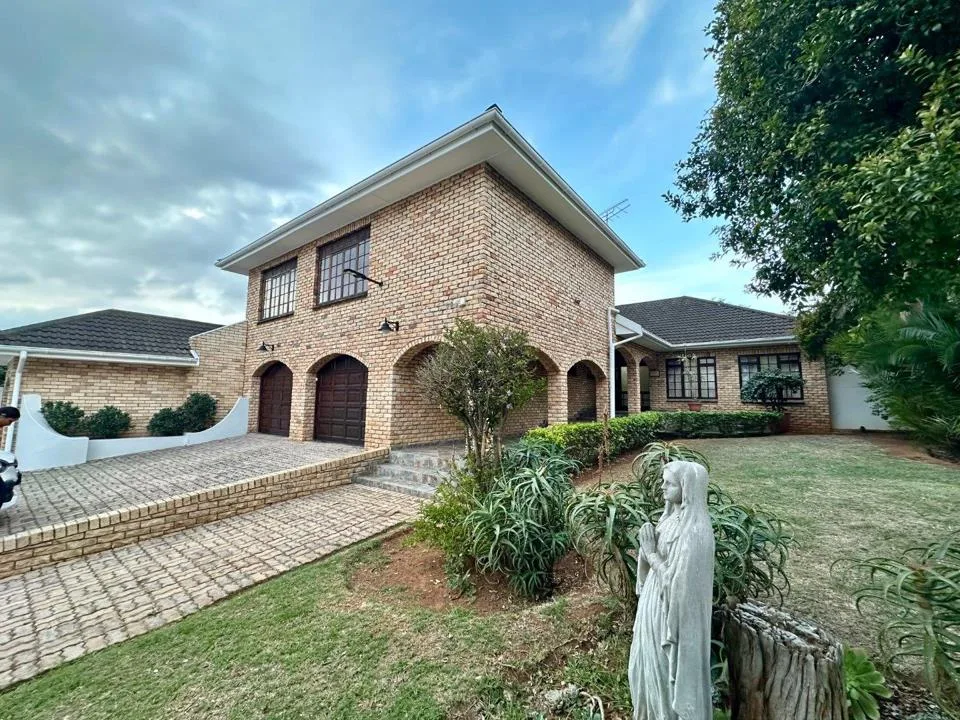 5 Bedroom House for sale in Winterhoek Park
