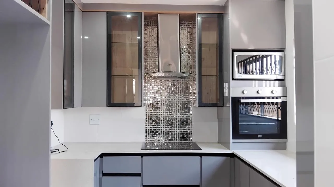 4 Bedroom House for sale in Aerorand