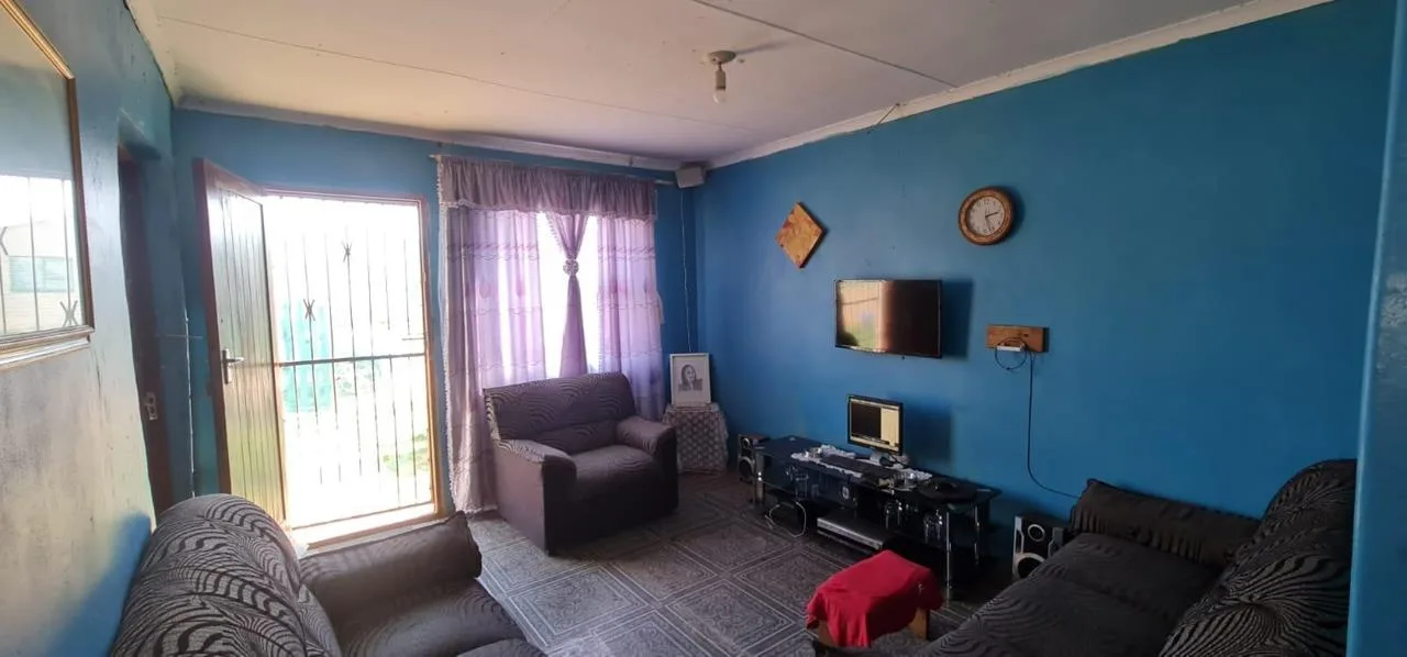 2 Bedroom House for sale in Bloemendal