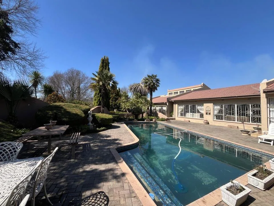 5 Bedroom House for sale in Frankfort