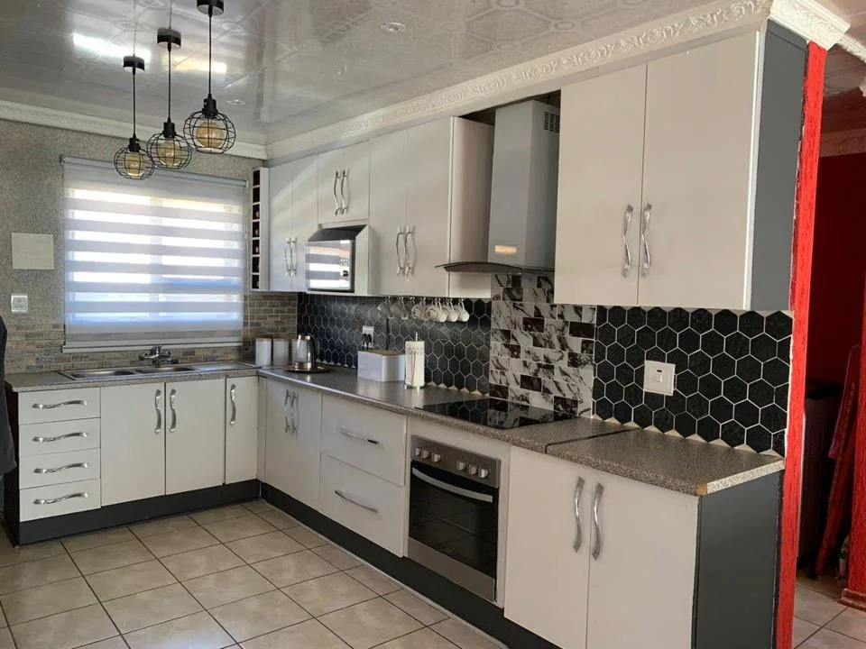 4 Bedroom House for sale in Mandela View