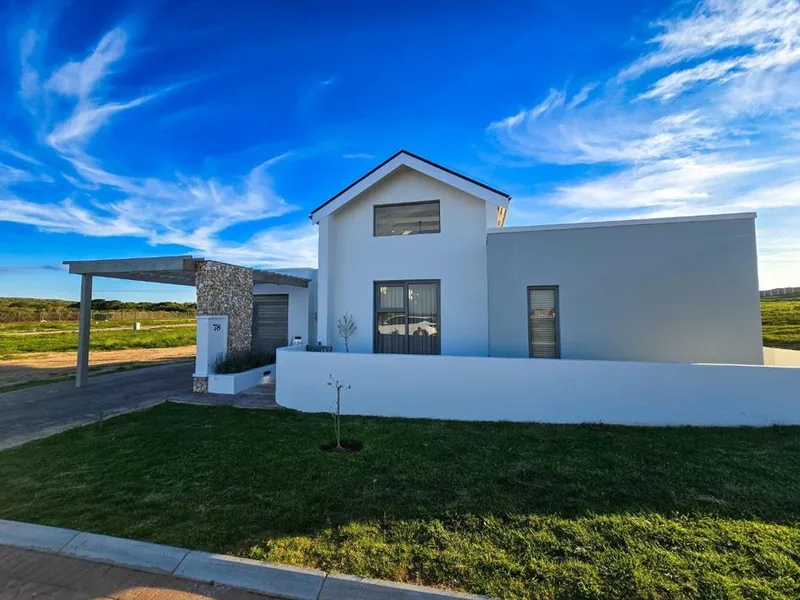 2 Bedroom House for sale in Stilbaai Wes