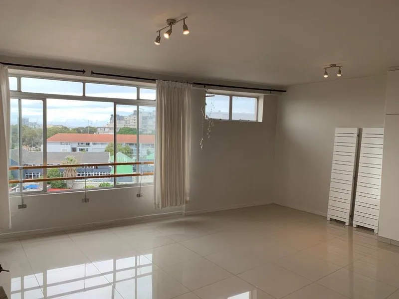 0.5 Bedroom Apartment / flat to rent in Green Point