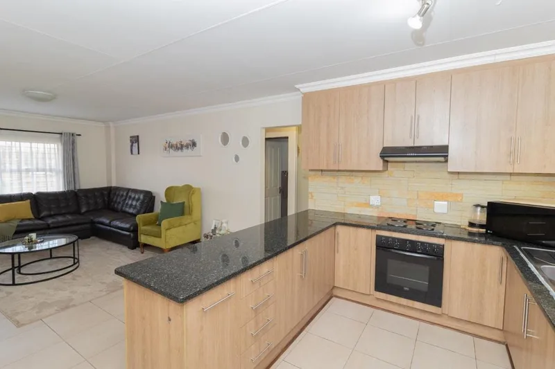 2 Bedroom Townhouse for sale in Pellissier