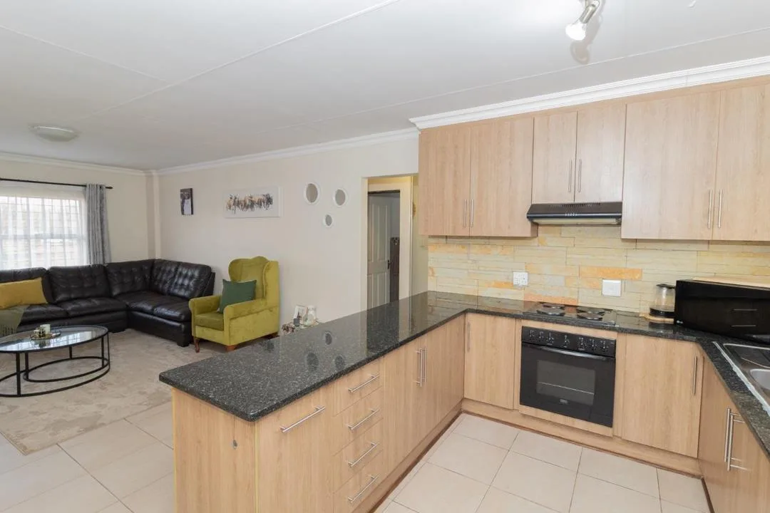 2 Bedroom Townhouse for sale in Pellissier