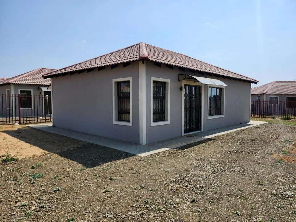 3 Bedroom House for sale in Heidedal