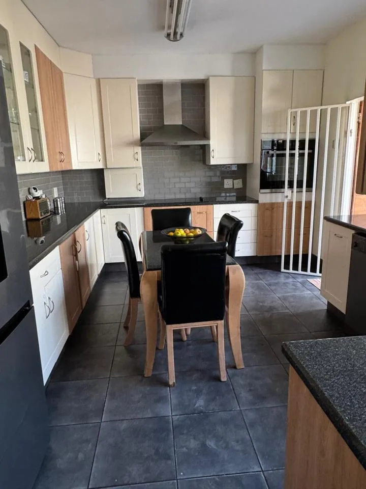 4 Bedroom Townhouse to rent in Victory Park