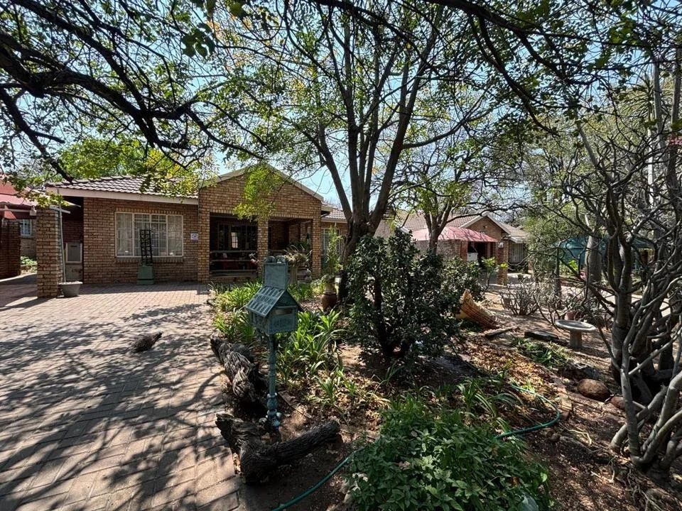 3 Bedroom Townhouse for sale in Phalaborwa