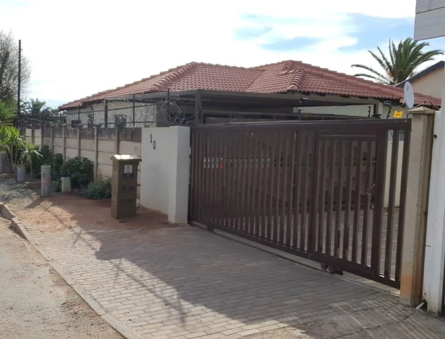 3 Bedroom Townhouse for sale in Verwoerdpark