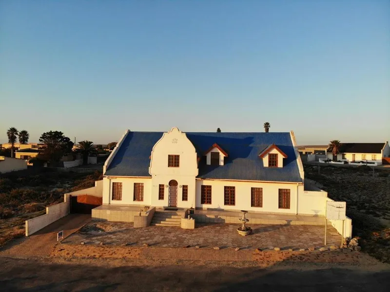 4 Bedroom House for sale in Port Nolloth