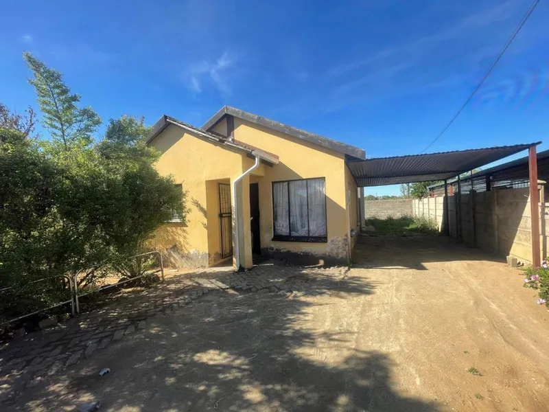 2 Bedroom House for sale in Roodepan
