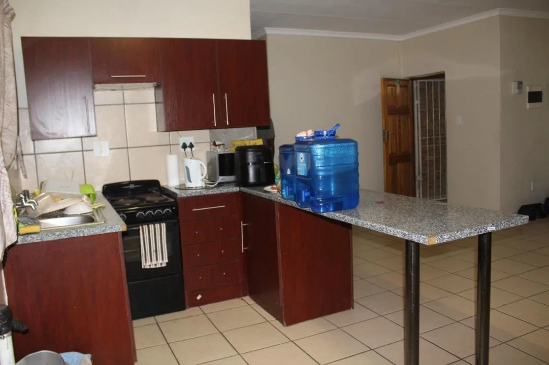 2 Bedroom Apartment / flat to rent in Rustenburg Central