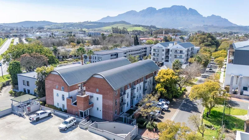 4 Bedroom Apartment / flat to rent in Stellenbosch Central