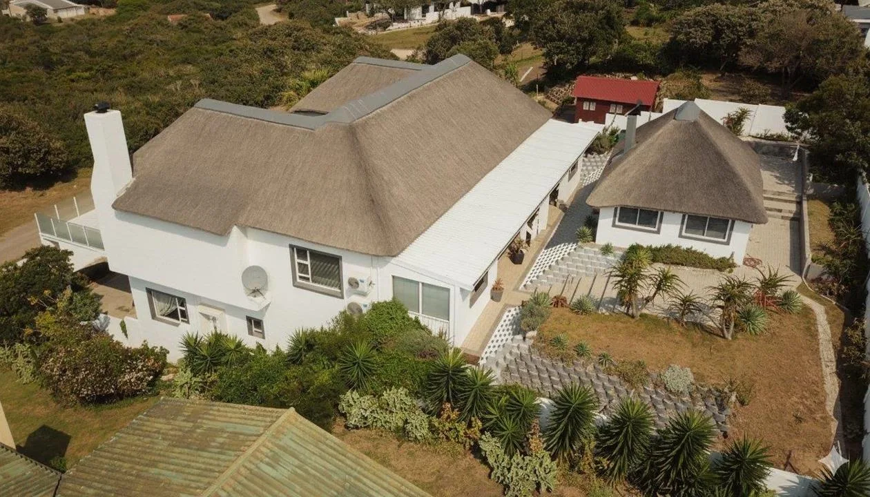4 Bedroom House for sale in Cannon Rocks