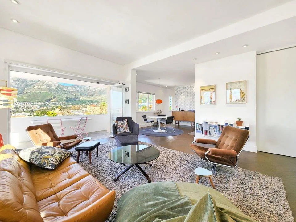 2 Bedroom Apartment / flat to rent in Tamboerskloof