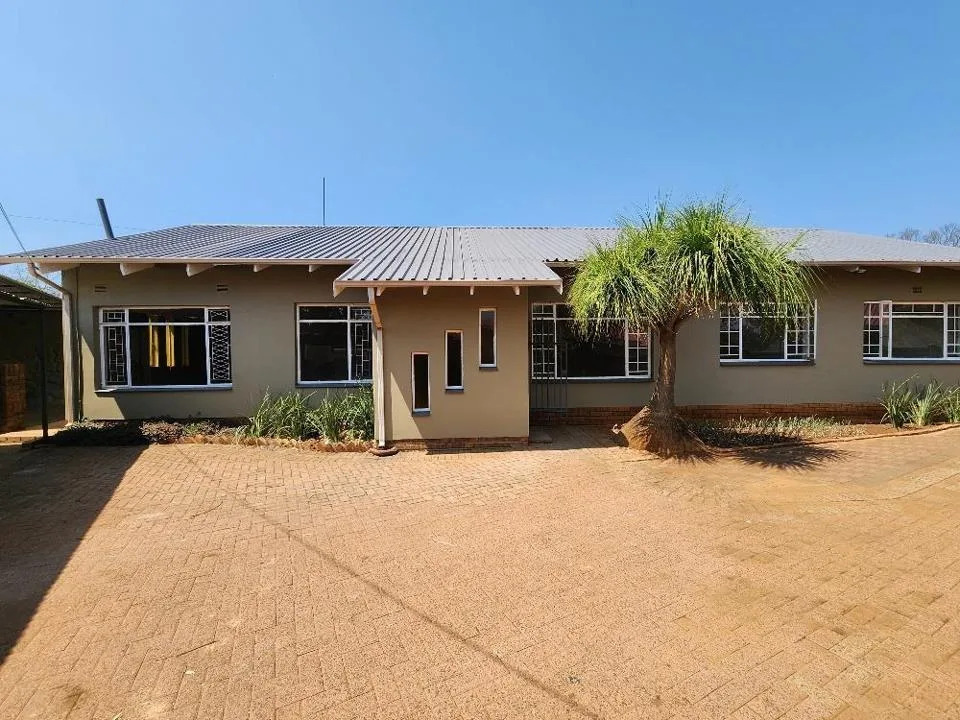 4 Bedroom House to rent in Lydenburg