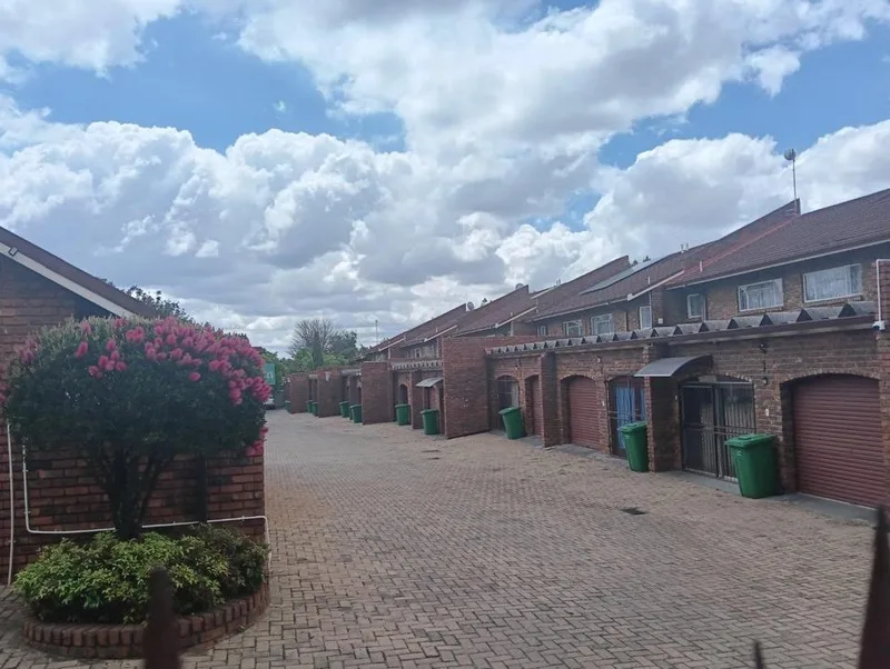 3 Bedroom Townhouse for sale in Middelburg Central