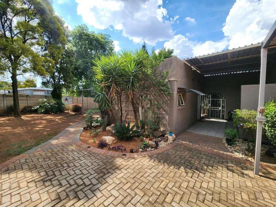 1 Bedroom Apartment / flat to rent in Birch Acres