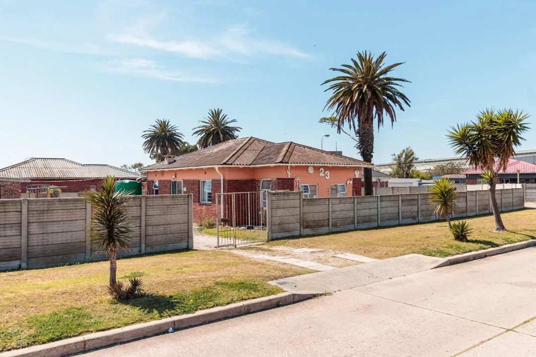 4 Bedroom House for sale in Sydenham
