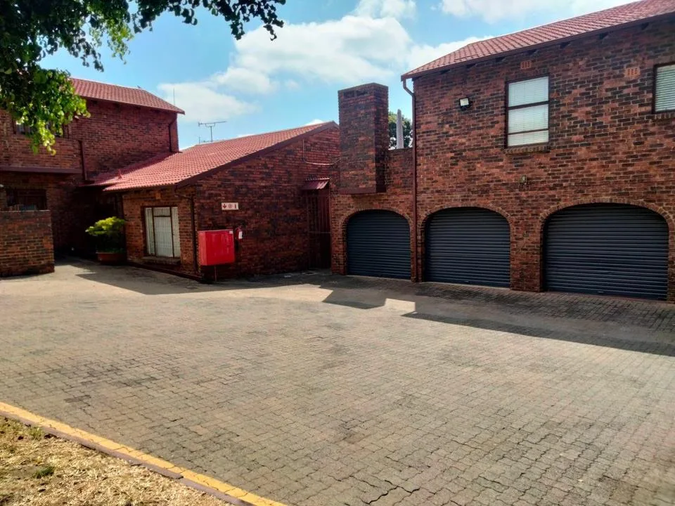 2 Bedroom Townhouse to rent in Bromhof