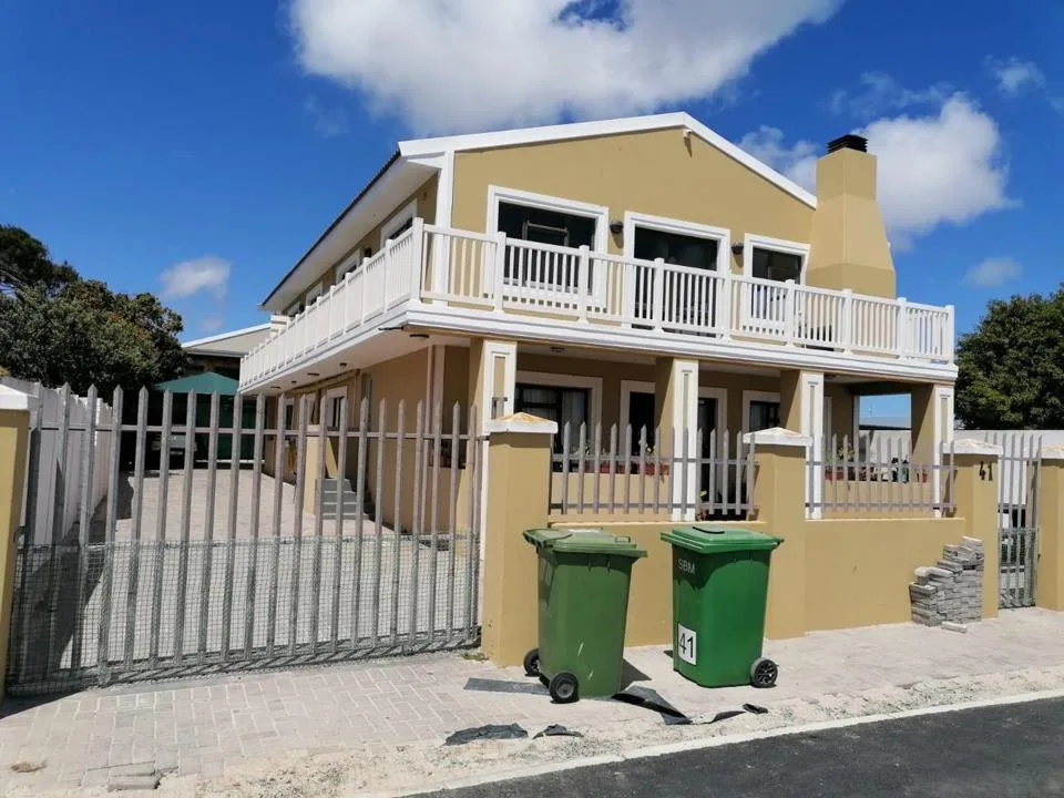 2 Bedroom Apartment / flat to rent in Langebaan North