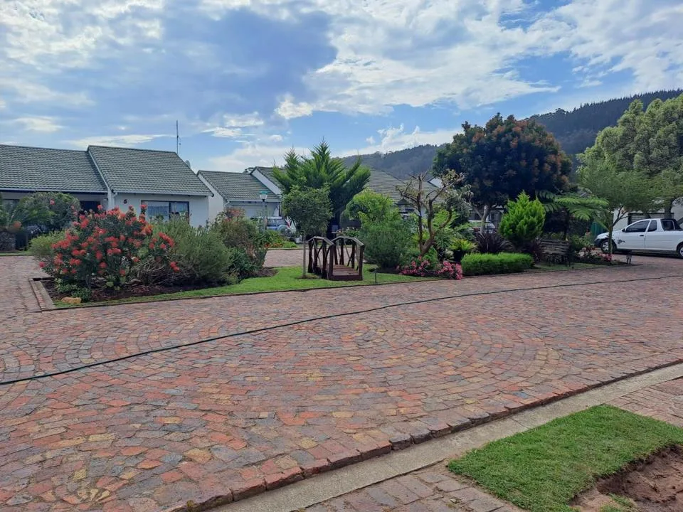 3 Bedroom Townhouse to rent in Meedingsride