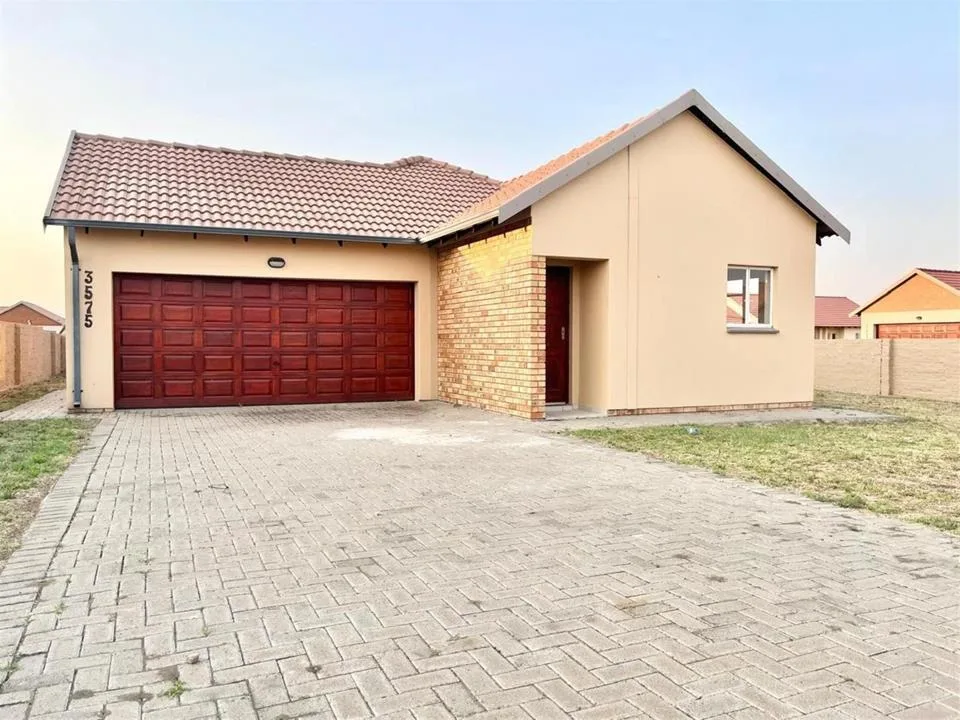 3 Bedroom House for sale in Waterkloof Hill Estate