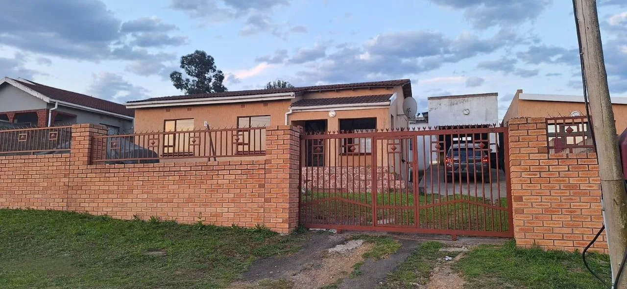 2 Bedroom House for sale in Hillcrest