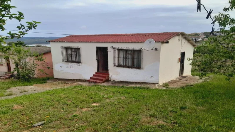 2 Bedroom House for sale in Mdantsane Nu 14