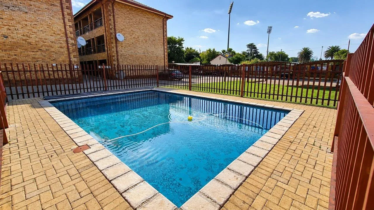 0.5 Bedroom Apartment / flat to rent in Potchefstroom Central