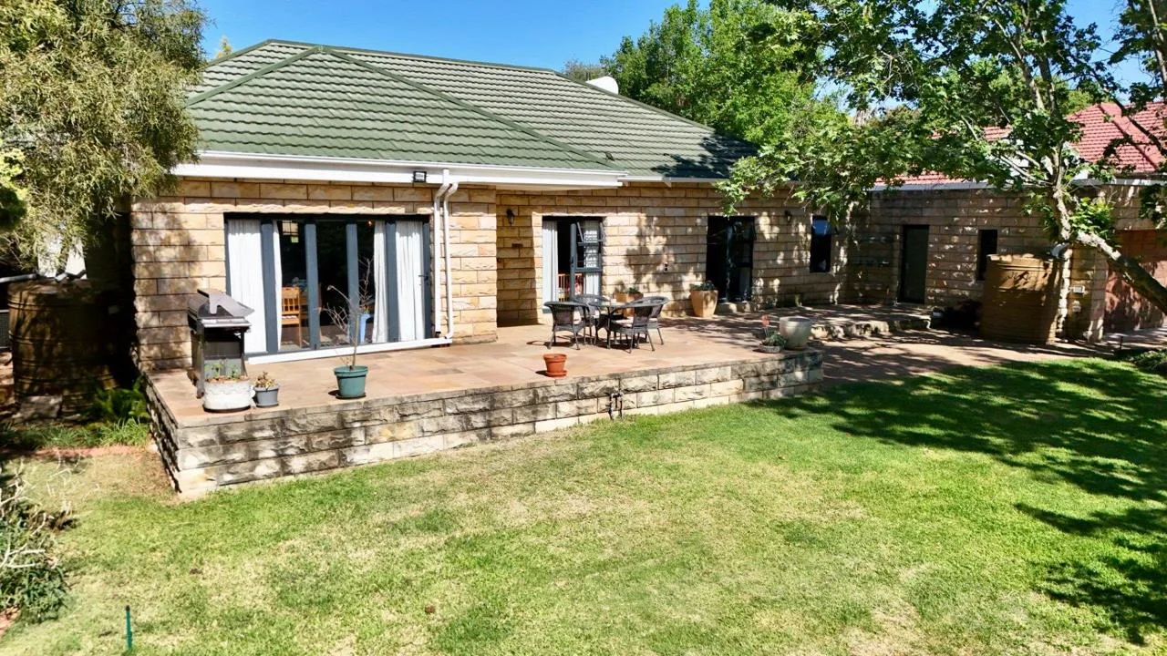 4 Bedroom House for sale in Waverley