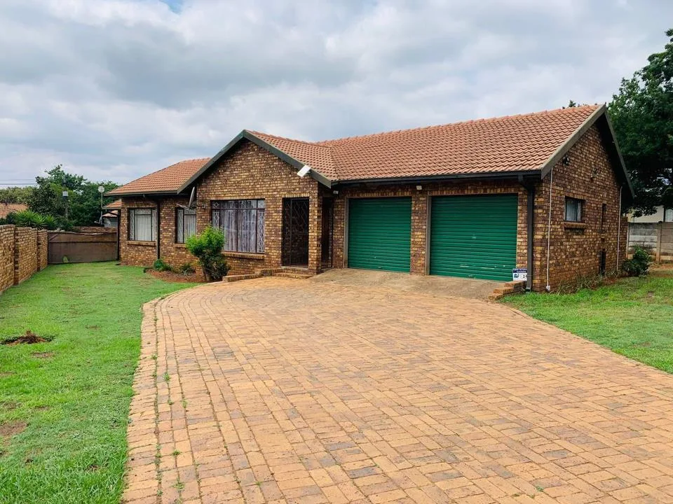 3 Bedroom House to rent in Aerorand