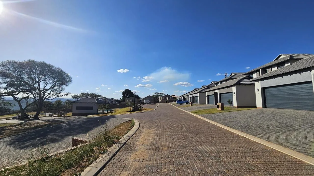 3 Bedroom Townhouse for sale in Stonehenge