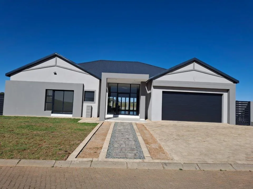 4 Bedroom House for sale in Parys Golf & Country Estate