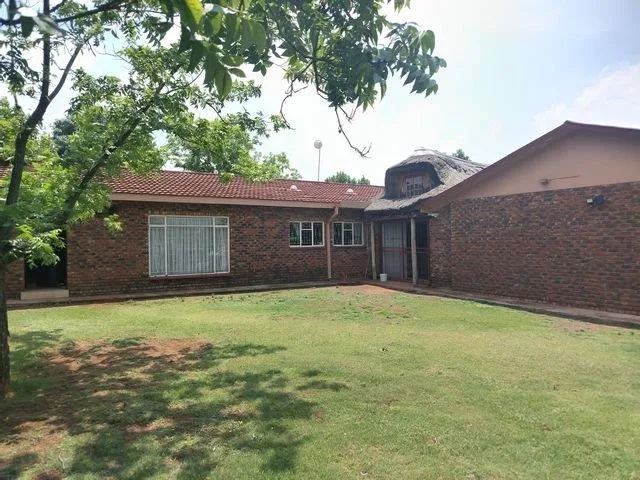 4 Bedroom House for sale in Vredefort