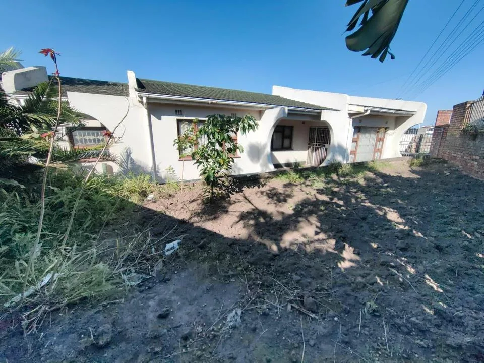 4 Bedroom House for sale in Mdantsane Nu 2