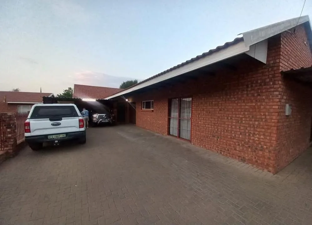 2 Bedroom House for sale in Hadison Park
